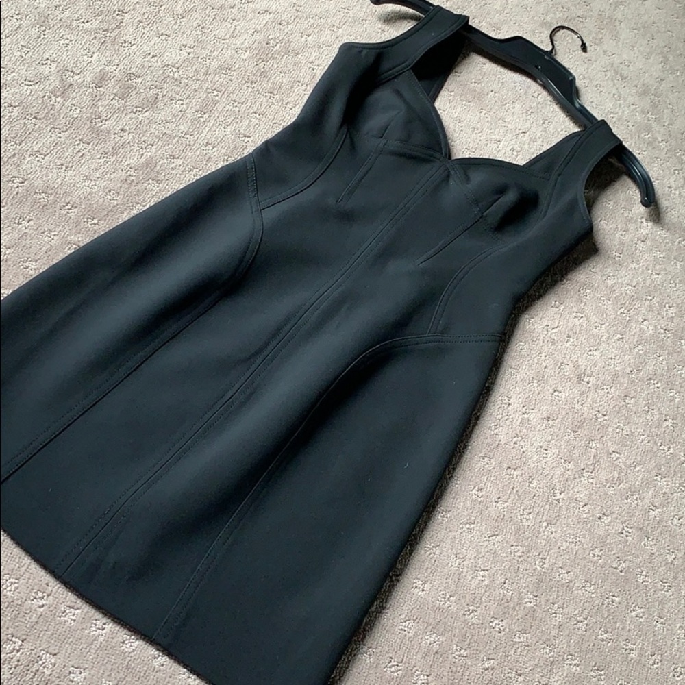 Diane vonfurstenburg lbd size 0 very flattering!